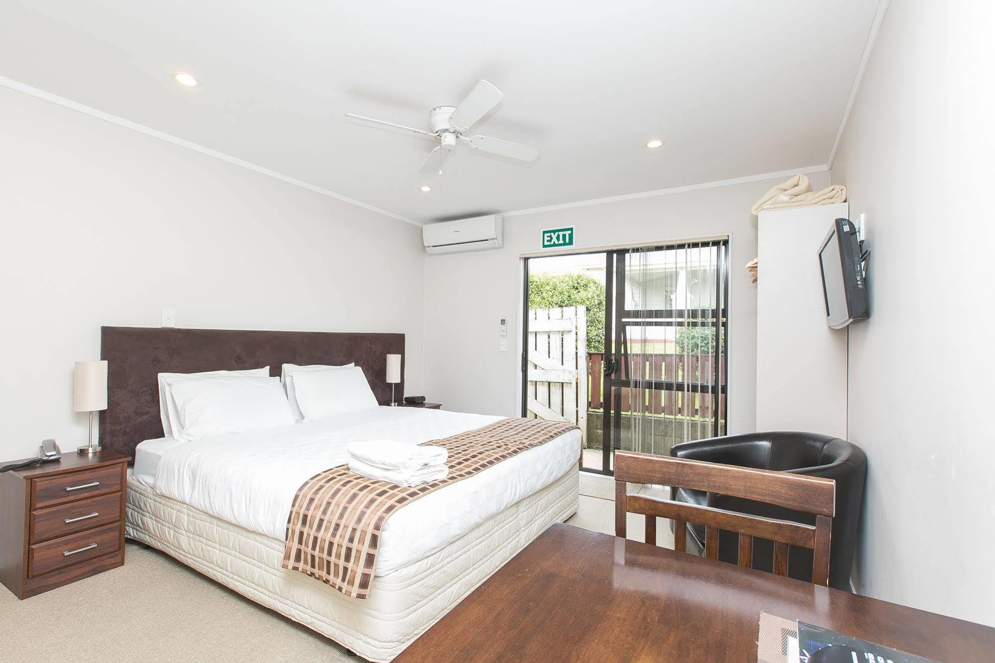 Parkview Motor Inn Pukekohe Екстер'єр фото